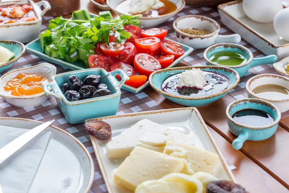 ORUÇ TUTARKEN 8 BESLENME HATASINA DİKKAT!