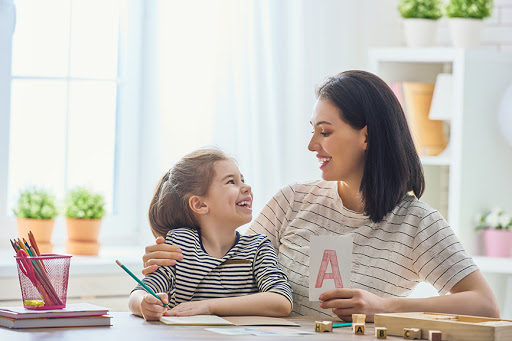 Ebeveynler çocuklarını hangi cümlelerle takdir etmeli?