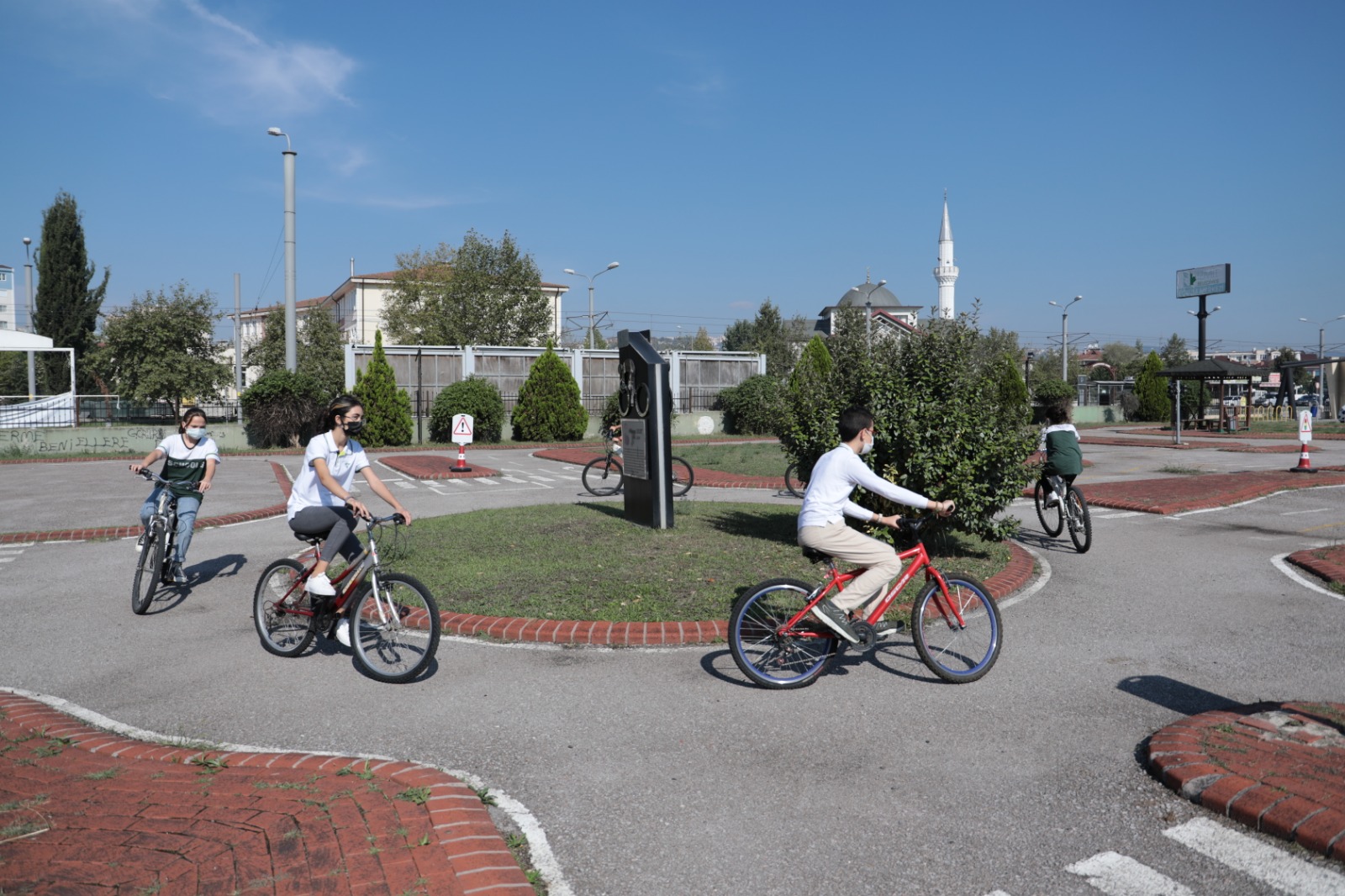 Pedallar sağlık için çevrildi