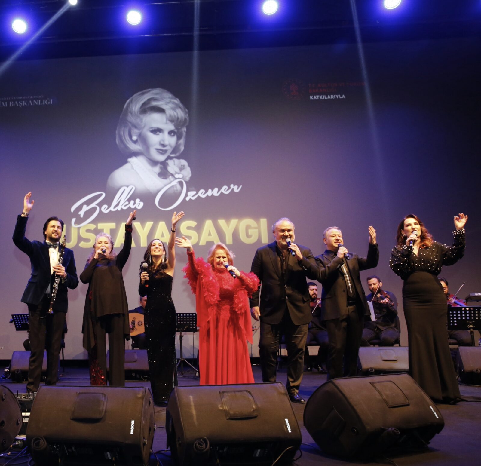 YEŞİLÇAM’IN EFSANE SESİNE SAYGI DURUŞU