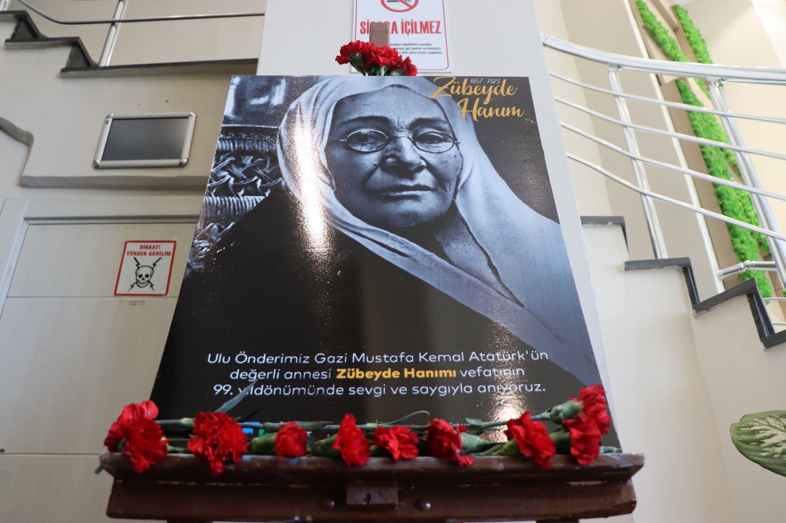 İzmit Belediyesi, vefatının 99’uncu yılında Zübeyde Hanım’ı andı